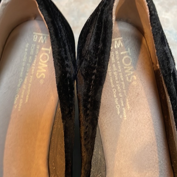 Toms black velvet wedge shoes (sz 8) - Picture 8 of 11